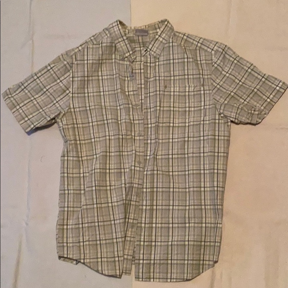 Columbia Mens gray plaid medium short sleeve shirt